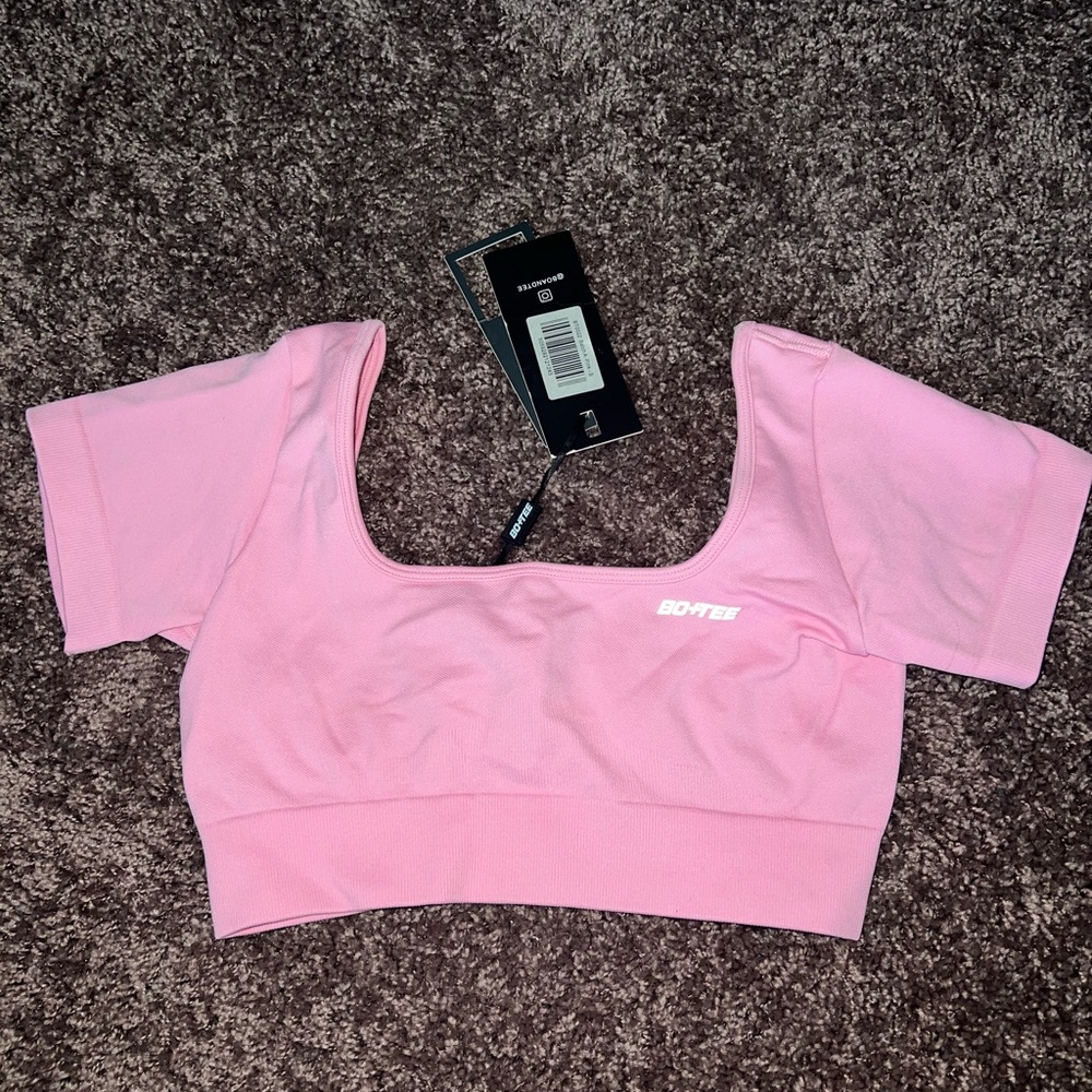 NWT Bo & Tee crop top
